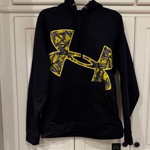 Under Armour Coldgear size M Black Hoodie with Yellow Patterned Logo